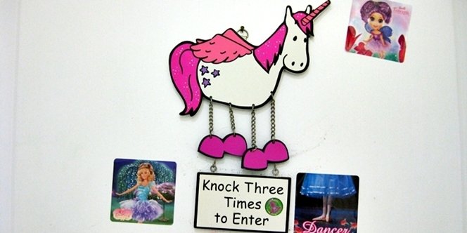 CLICK to continue: Sofia's bedroom door closeup