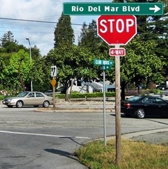 CLICK to go RIGHT on Rio Del Mar Blvd at Clubhouse Drive