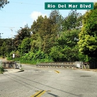 CLICK to continue on Rio Del Mar Blvd at Sumner