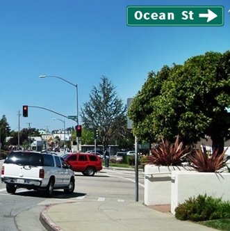 CLICK to go RIGHT on Ocean Street from Soquel Ave